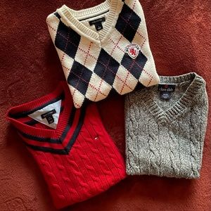 Bundle of 3 kids sweater vest! Used twice in excellent condition.